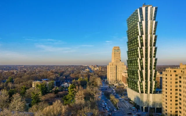 100 Above the Park 3