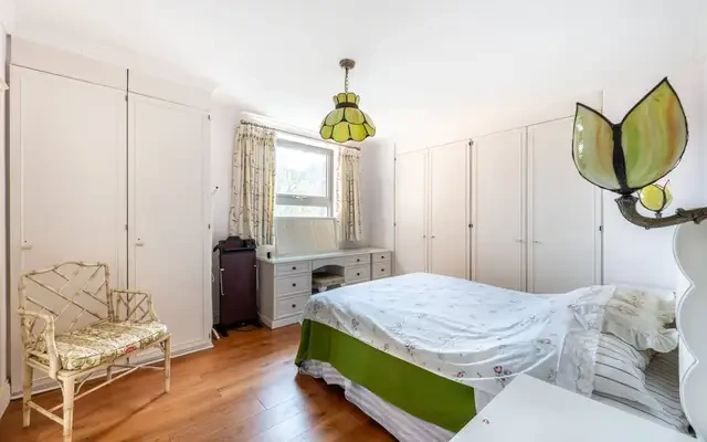 Somerset Square, Holland Park, W14 3
