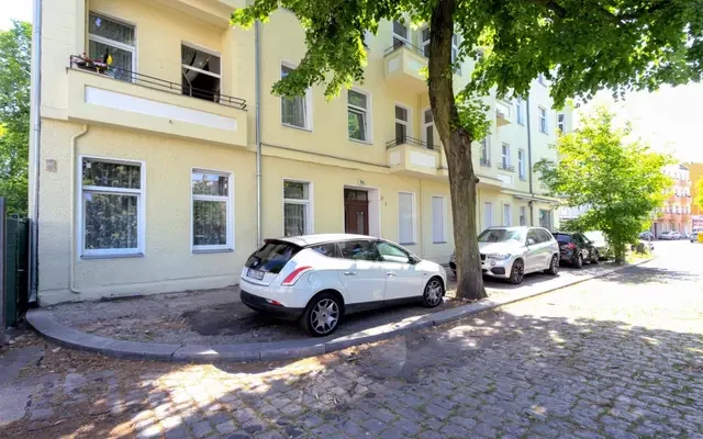 Great single bedroom in 6-bedroom apartment 0