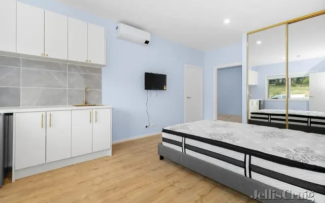 Room 1/9 Nyora Grove, Mount Helen 3
