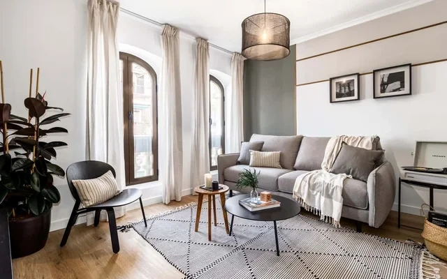 Nicks - 2 bedrooms in Trafalgar 2