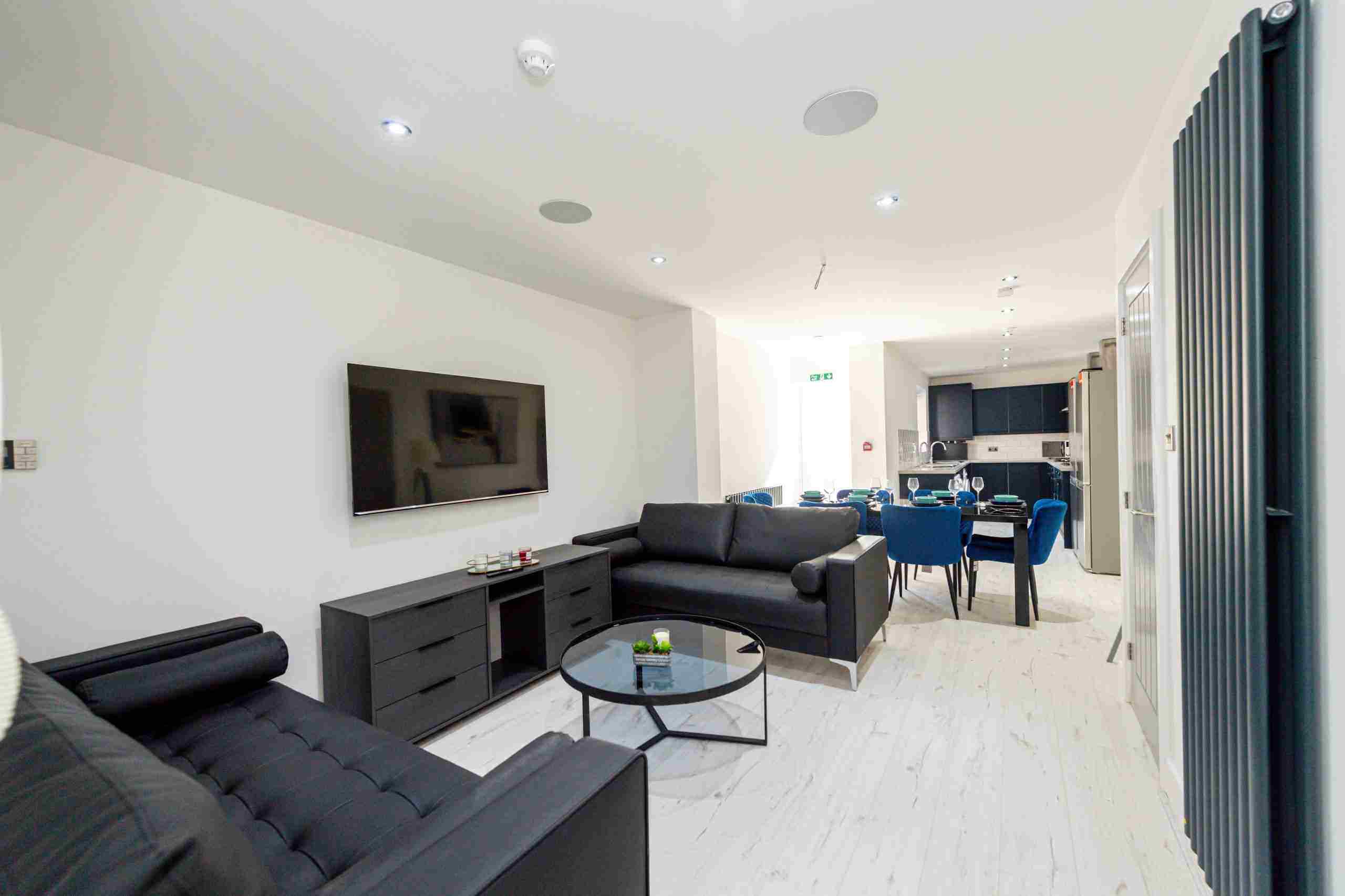 96 Blantyre Road, L15