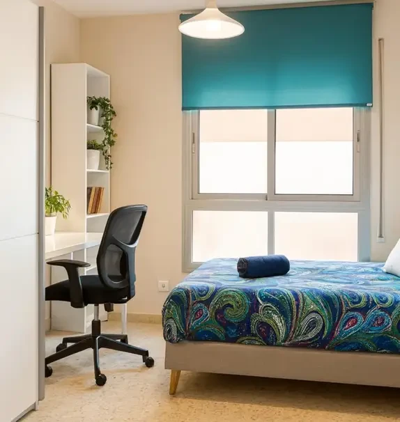 Erasmus Room · 135cm Bed · Study-Ready · All Bills Included