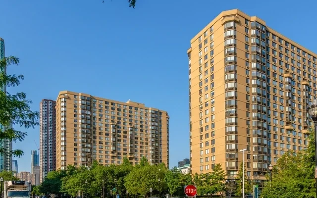 Waterside Square North 0