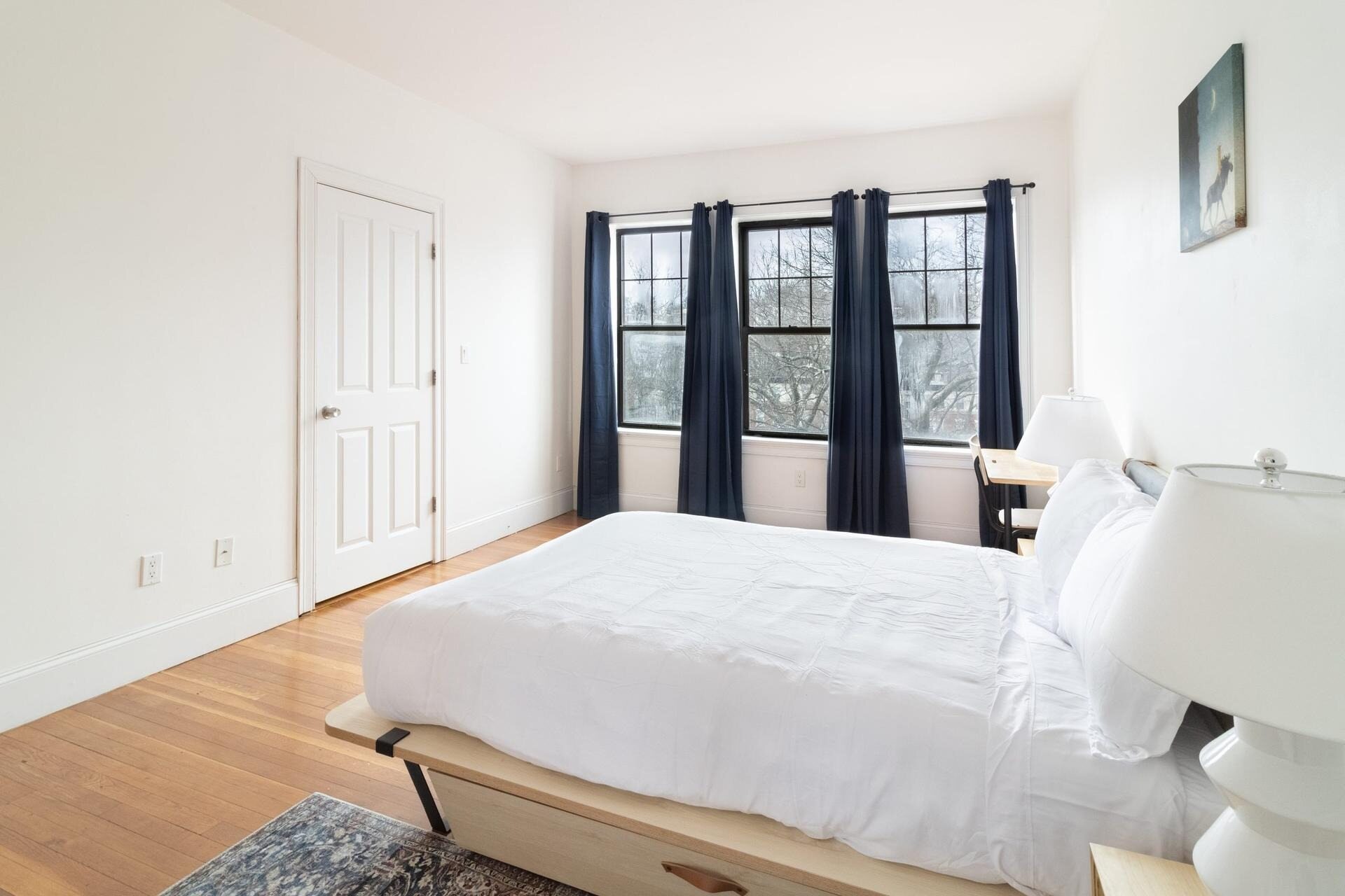 4B2B #954 Queen Bedroom C