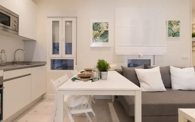 C/Gabriel Lobo, 20 2ºC 4