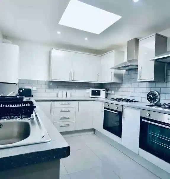 142 Upper Warwick Street, L8
