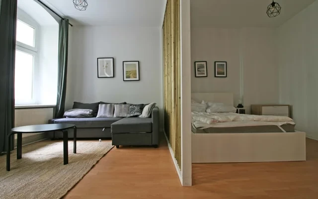 Grosszugig geschnitten und mit Gartenterrasse 3