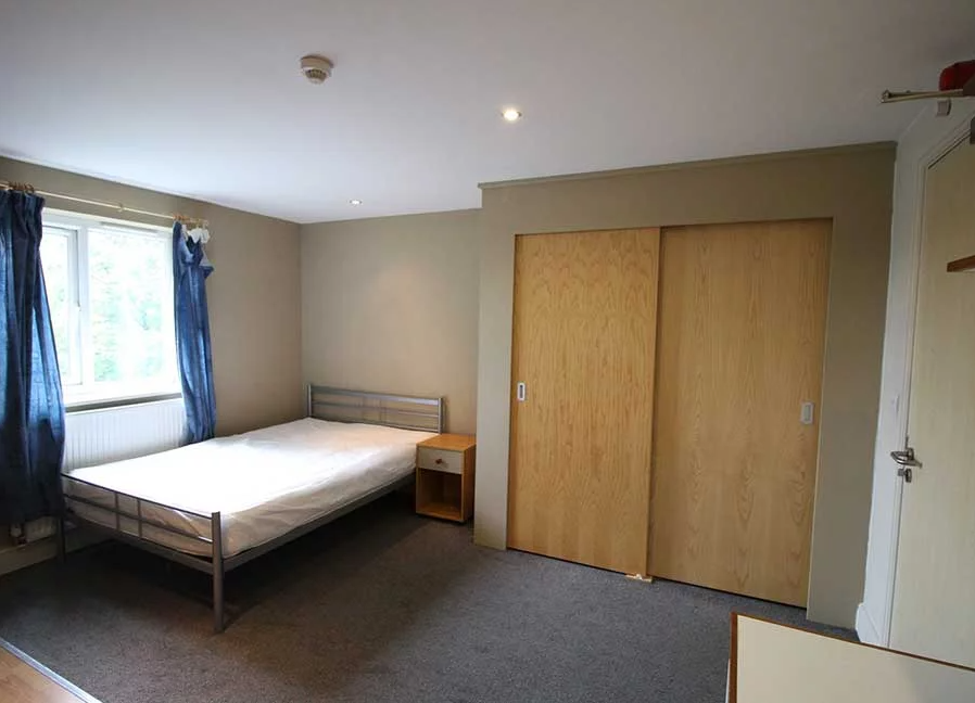 Halls F: Studios Flat