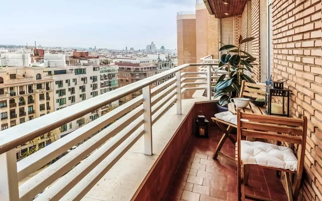 Triana - 1 bedroom apartment in Trafalgar 2