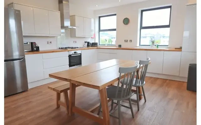 Coronation Road, BS3 1FD 4