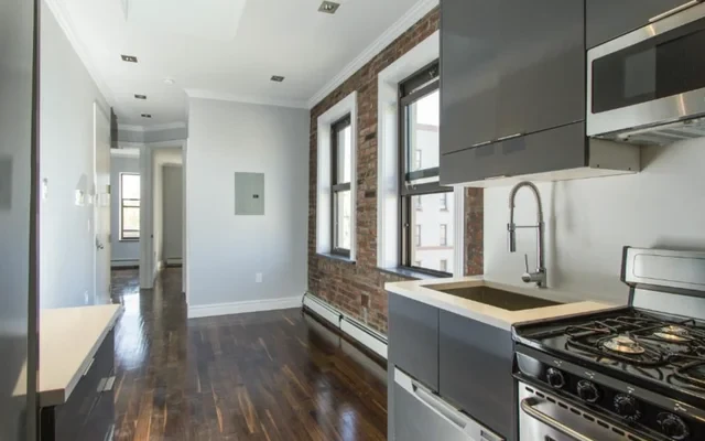 124 Ridge Street 4