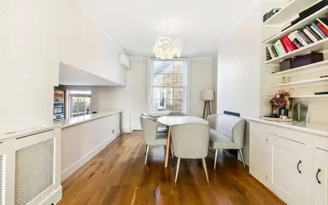 Clapham Common North Side 3