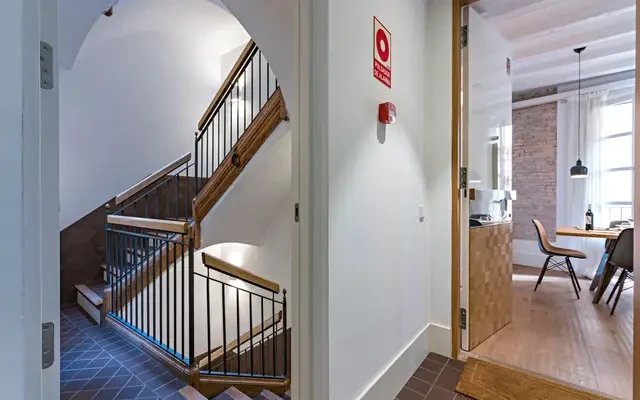 Spacious 2-bedroom apartment close to Cathedral of Barcelona 3