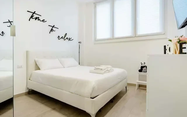 Bilocale in Viale Carlo Troya a Milano 0