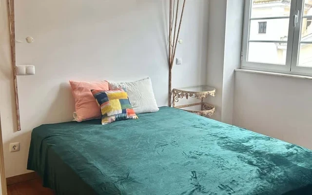 2-bedroom apartment in Arroios, Lisbon 4