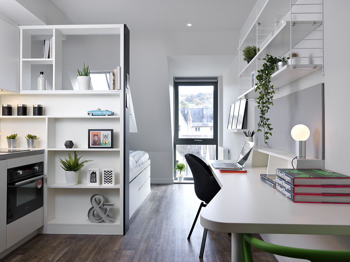 Dickens Studio Double