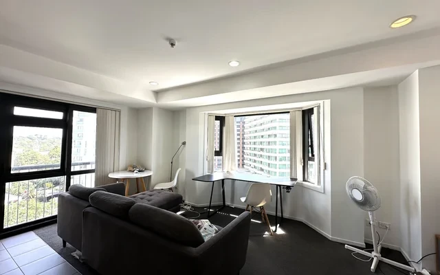 2 Eden Crescent 3