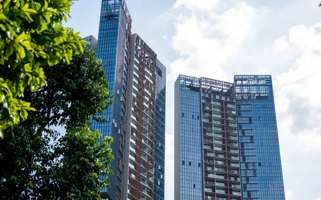 OUE Twin Peaks - IG 1