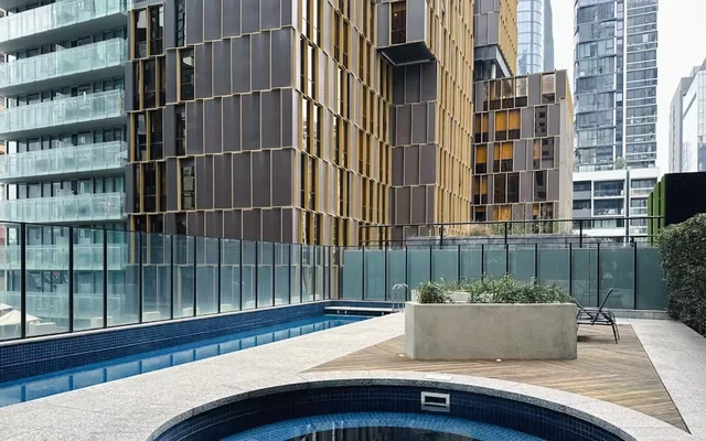503/33 Mackenzie St - alloggio per studenti a Melbourne - piscina