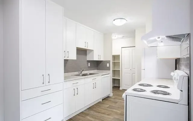 Sun City Court Apartments 0