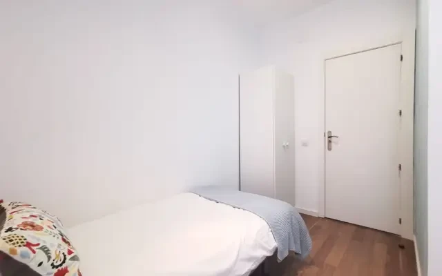 Comodo appartamento in Calle Valencia 2
