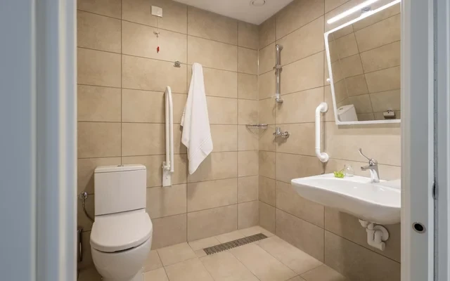 Accessible Deluxe Studio (Students only) 4