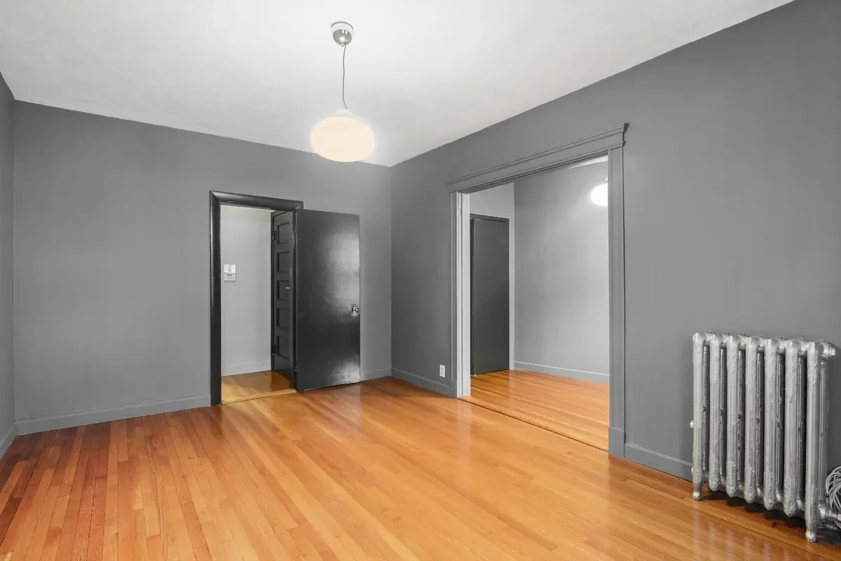 #469: Queen Bedroom B