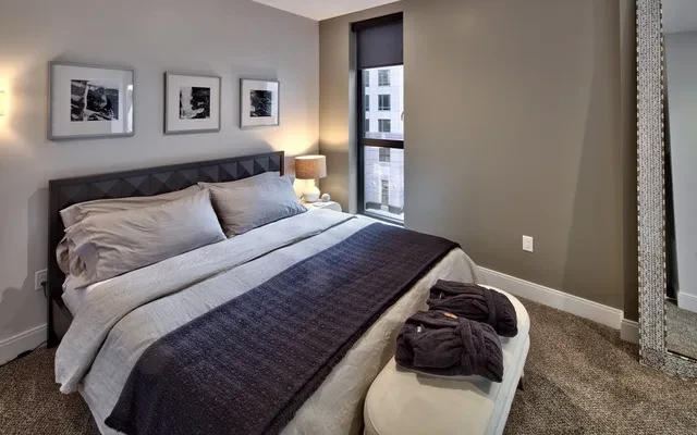 260 East Broad 3