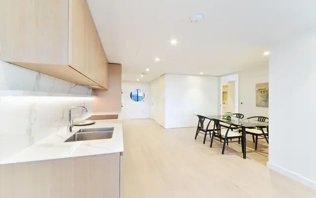 10 Park Drive, Canary Wharf, London, E14 9JX 4