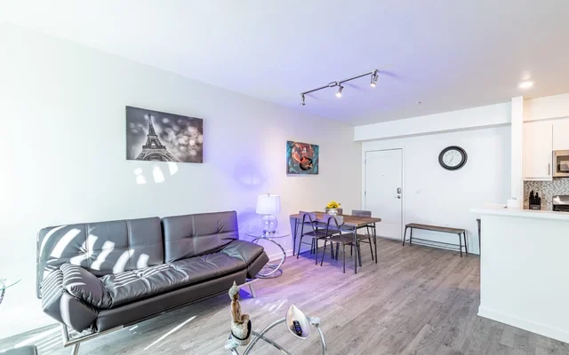 Two-Bedroom Apartment on Gordon St 2