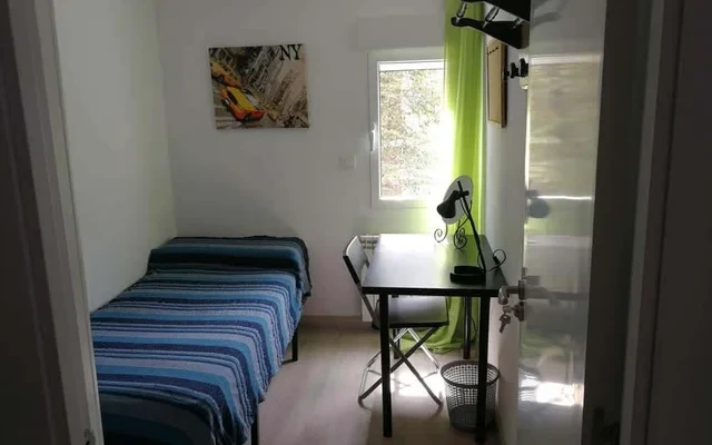 Structure in : Hacienda de Pavones 53 | Habitacion 2 Madrid, Spain 0