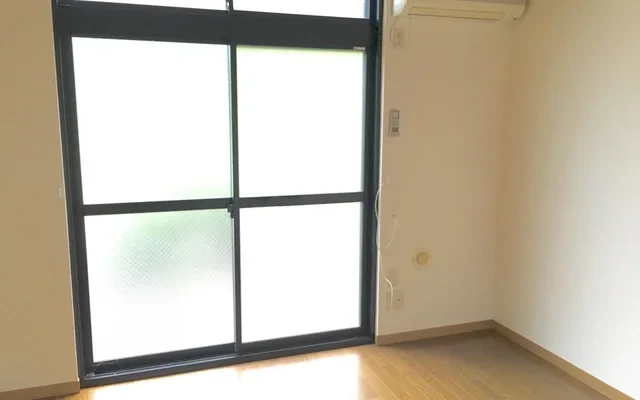レオパレスかわせみ 4