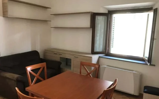 Apartment in Piazza Farinata degli Uberti, Empoli for 50 m² with 1 bedrooms 0