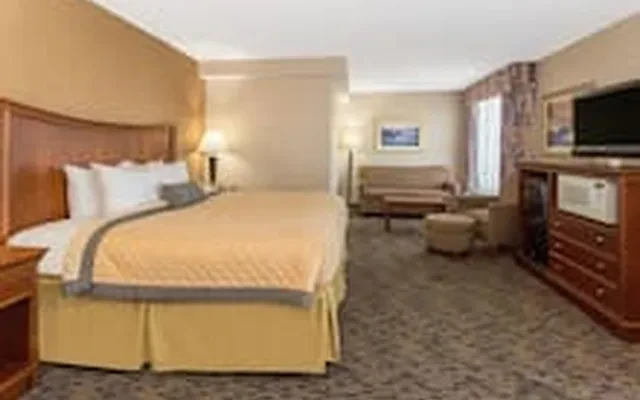 Wyndham Garden Urbana Champaign 4