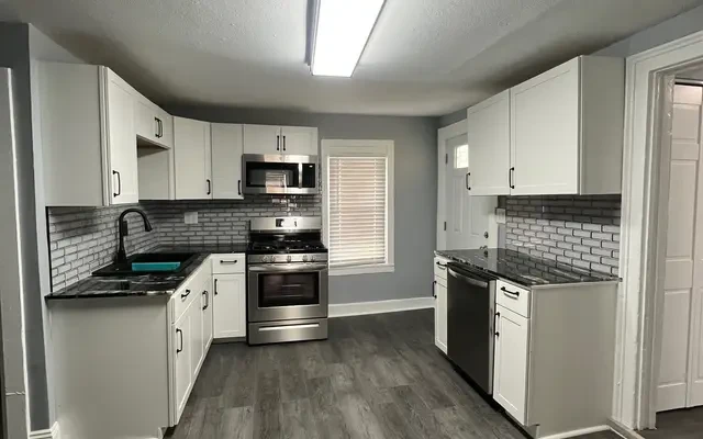 205 Ashworth Pl 3