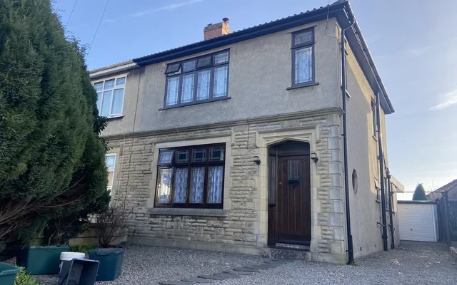 4 Beds Semi-detached House 0