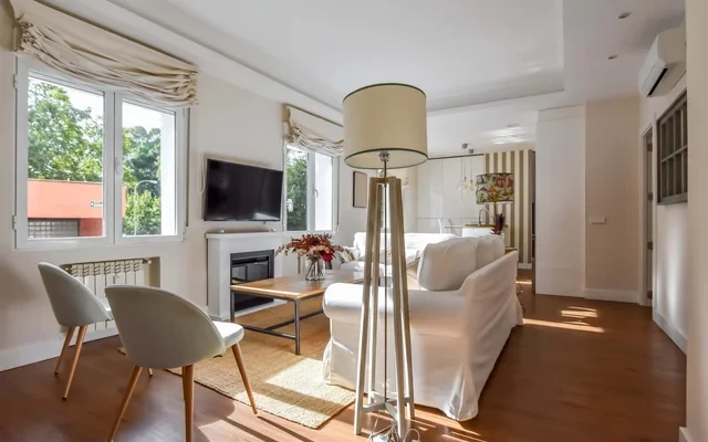 Modern and Bright-2Bedroom 2Bathroom-Bernabeu 1