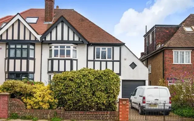 Gunnersbury Avenue, London, W5 4HB 0