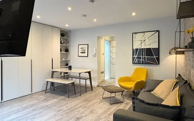 Oakley Square 4