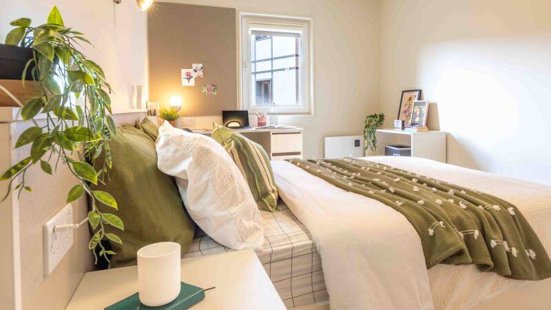 Silver One Bed Plus Balc