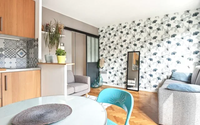 PARIS 18e·27m²·F1·Studio·With furniture 0