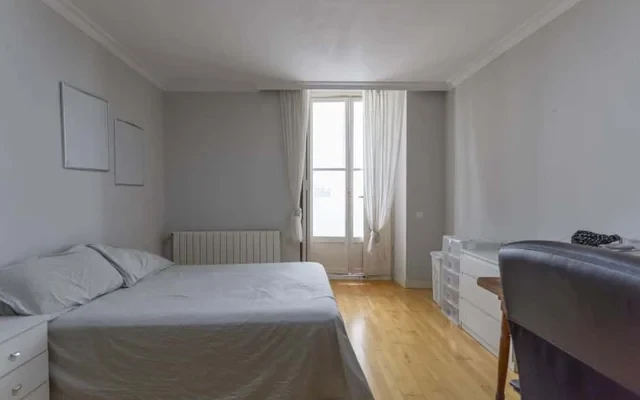 Piso de 5 habitaciones en Ciutat Vella 1