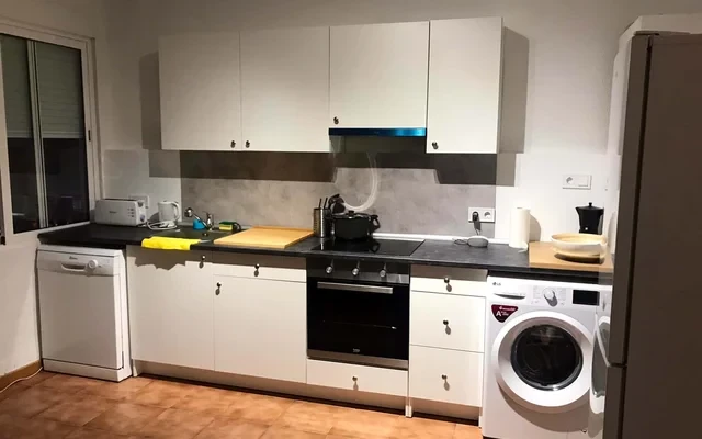 Avinguda de Peris i Valero Valencia 46006 Spain 0