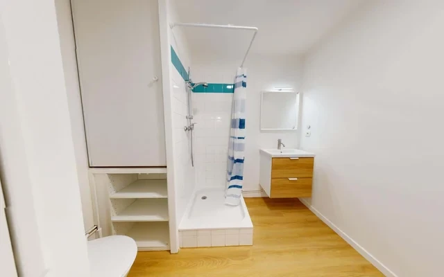 Apartment in Avenue Général de Gaulle, Bron for 20 m² with 1 bedroom - chỗ ở sinh viên tại Buron - Studio