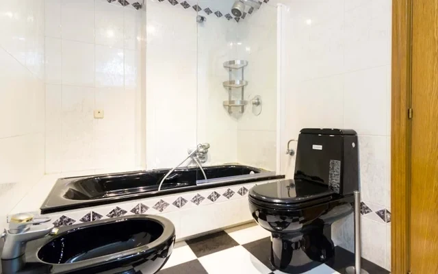 Calle del Limonero Madrid 28020 Spain 4