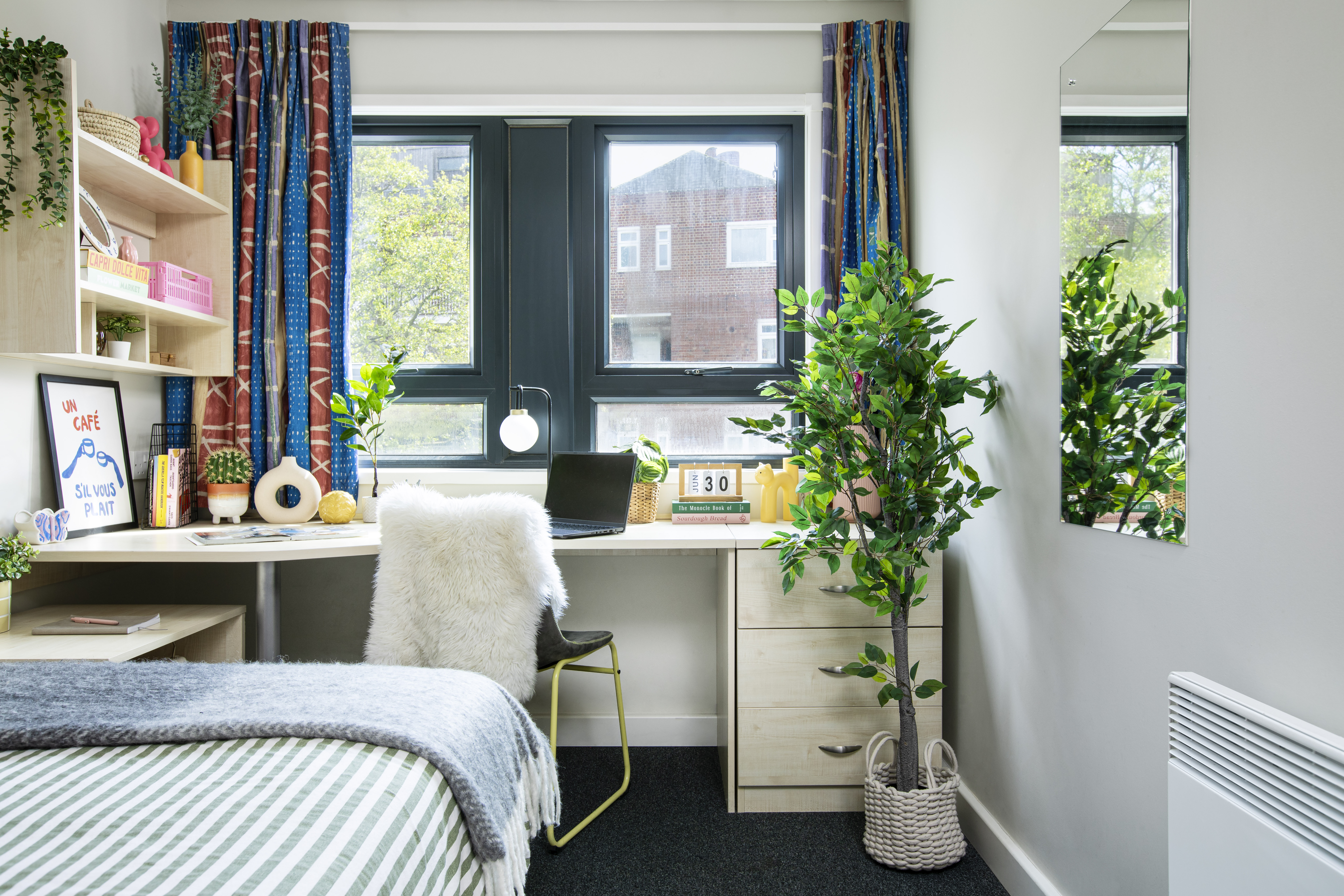 Large Ensuite: Three Bed Flat