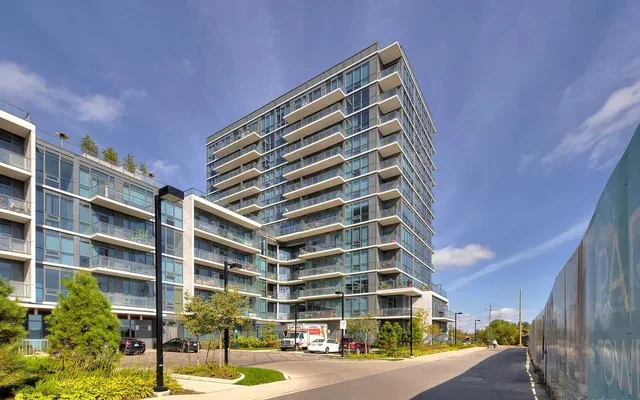 IQ Condos(1185 The Queensway) 0