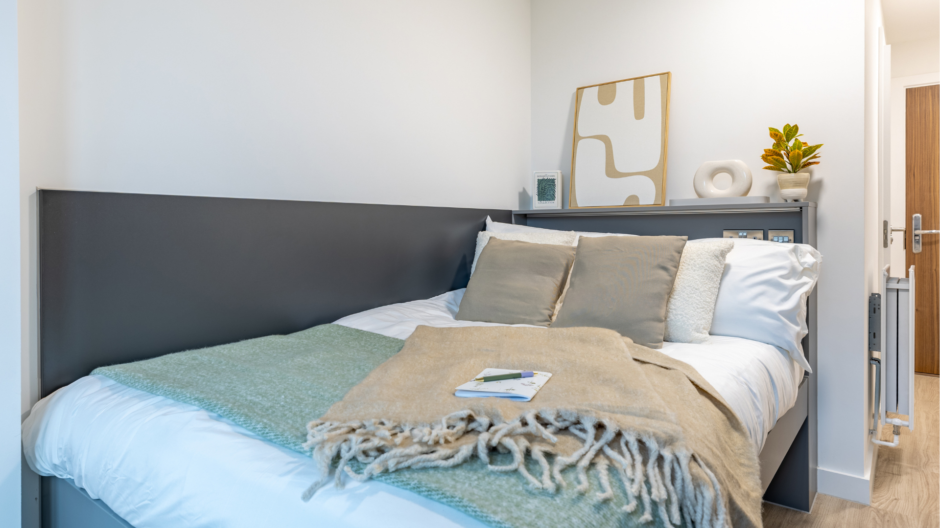 uhomes.com | Student Accommodation, Housing, Flats, Apartments for Rent