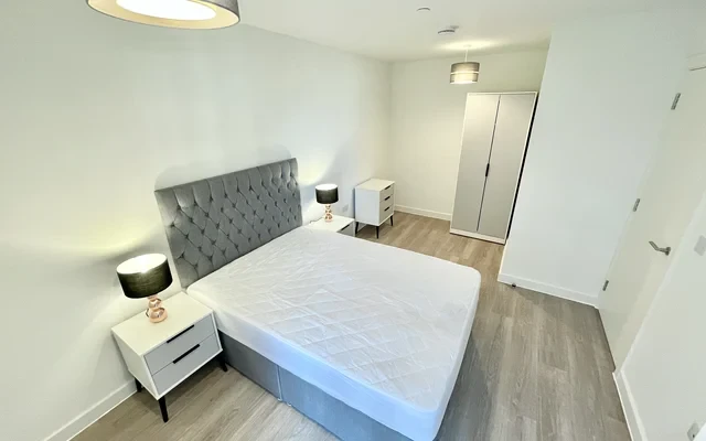 Laurence Place (NEX) 4